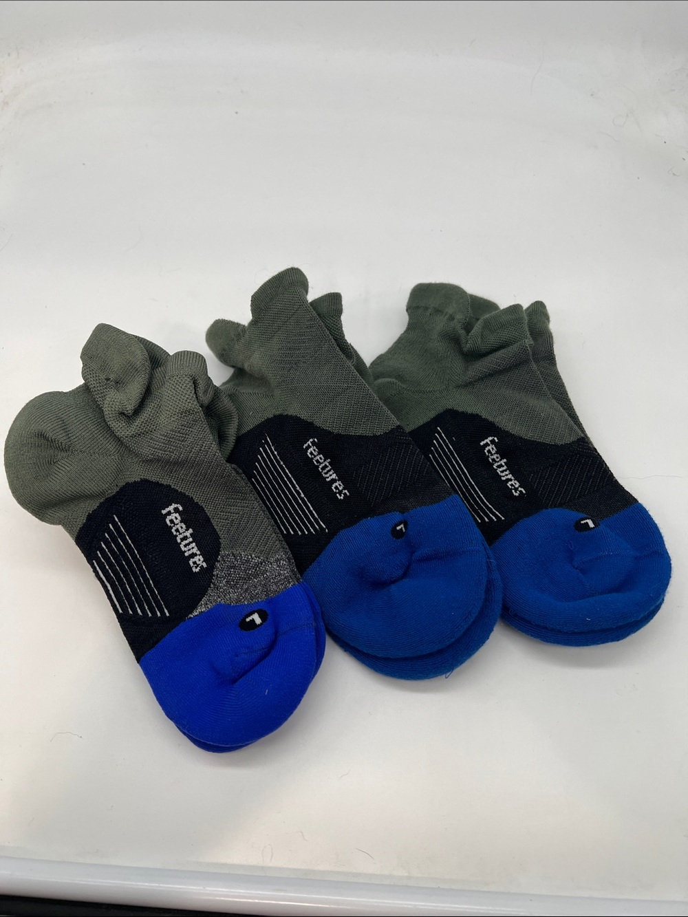 Feetures Elite Cushion No Show Tab Running Socks Medium 3 Pack New
